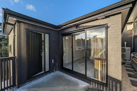 Photo of property in 8 Henry Blyth Lane, Greenhithe, Auckland, 0632