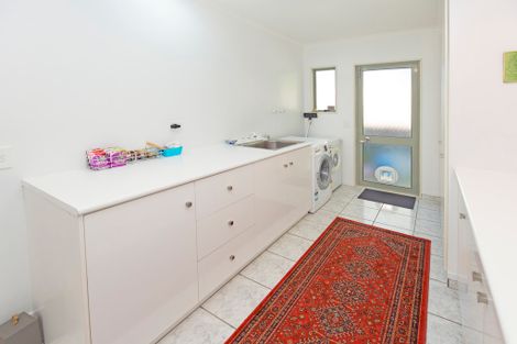 Photo of property in 989 Whangaparaoa Road, Tindalls Beach, Whangaparaoa, 0930