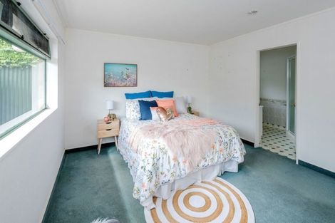 Photo of property in 2 Inverell Place, Waikanae, 5036