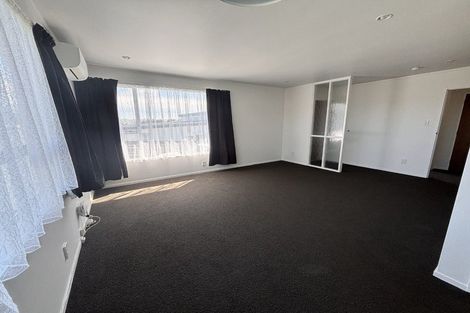 Photo of property in 23b Colchester Crescent, Newlands, Wellington, 6037