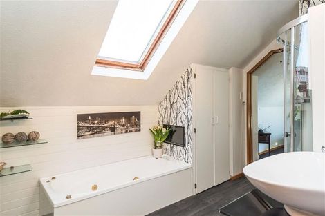 Photo of property in 1a Dulles Place, Papanui, Christchurch, 8053