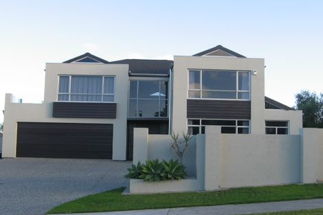 Photo of property in 11 Courtneys, West Harbour, Auckland, 0618