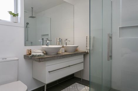 Photo of property in 27 Shepherd Road, Waipahihi, Taupo, 3330