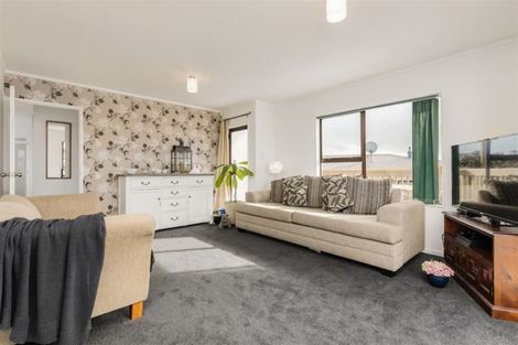 Photo of property in 1/25 Clearview Heights, Ranui, Auckland, 0612