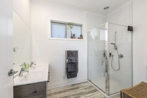 Photo of property in 10 Lancewood Lane, Kaukapakapa, Helensville, 0875