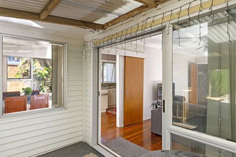 Photo of property in 65 Larnoch Road, Henderson, Auckland, 0610