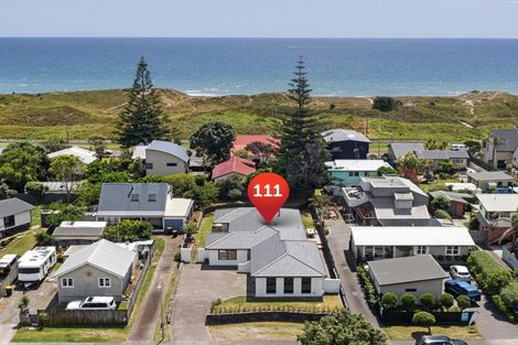 Photo of property in 111 Dickson Road, Papamoa Beach, Papamoa, 3118
