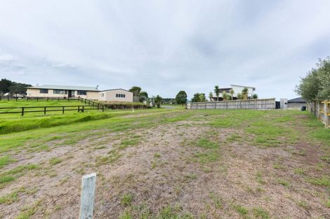 Photo of property in 15 Ocean View Rise, Ruakaka, 0116