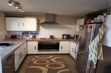 Photo of property in 19a Glenhaven Place, Te Atatu Peninsula, Auckland, 0610