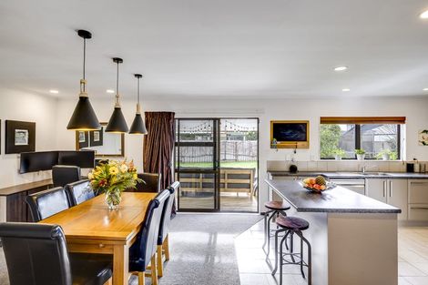 Photo of property in 4 Hetley Crescent, Taradale, Napier, 4112