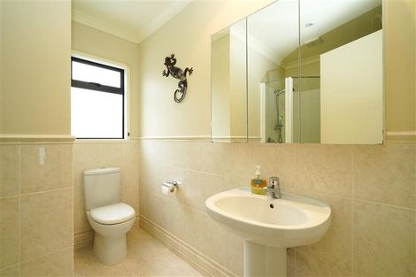 Photo of property in 61c Stanley Road, Stanley Point, Auckland, 0624