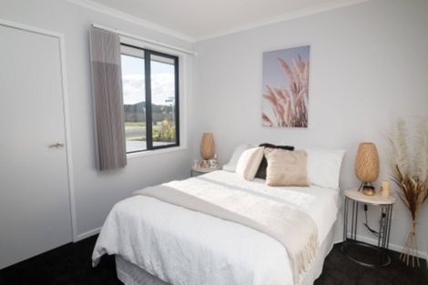 Photo of property in 138 Taupaki Road, Taupaki, 0782