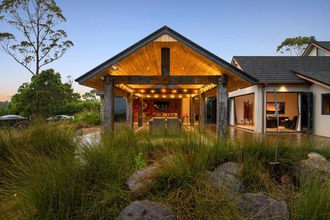 Photo of property in 255 Clifton Road, Whitford, Howick, 2571