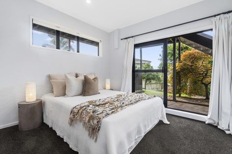 Photo of property in 8 Forsythe Place, Massey, Auckland, 0614