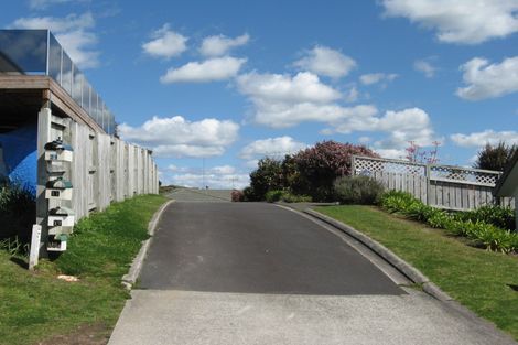 Photo of property in 11 Downing Place, Welcome Bay, Tauranga, 3112