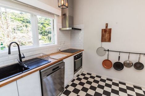 Photo of property in 11 Waiapu Road, Kelburn, Wellington, 6012