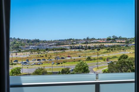 Photo of property in 604/27 Don Mckinnon Drive, Albany, Auckland, 0632