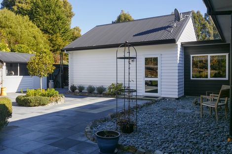 Photo of property in 9 Highland Drive, Acacia Bay, Taupo, 3385