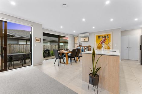 Photo of property in 7 Onekura Street, Red Beach, 0932