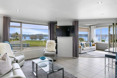 Photo of property in 382 Lake Terrace, Two Mile Bay, Taupo, 3330