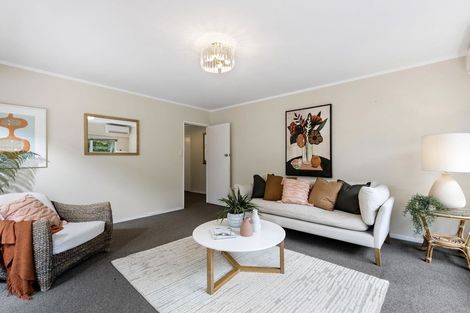 Photo of property in 1/7 Tallington Crescent, Torbay, Auckland, 0630