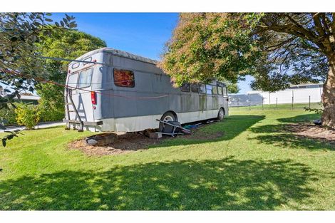 Photo of property in 32 Tomo Street, New Lynn, Auckland, 0600