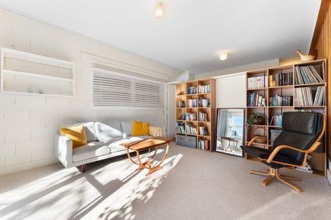 Photo of property in 15 Jaemont Avenue, Te Atatu South, Auckland, 0610