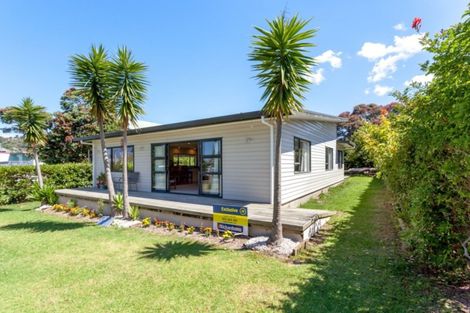Photo of property in 16 Harsant Avenue, Hahei, Whitianga, 3591