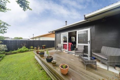 Photo of property in 35 Peter Hall Drive, Kelvin Grove, Palmerston North, 4414