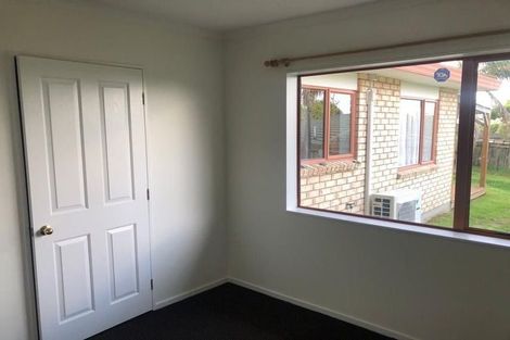 Photo of property in 4 Greenberry Drive, Ranui, Auckland, 0612