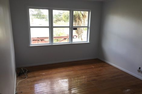 Photo of property in 5 Glen Marine Parade, Glendene, Auckland, 0602