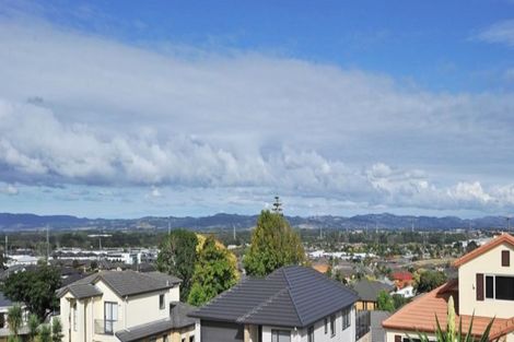 Photo of property in 55 Saralee Drive, Manurewa, Auckland, 2105