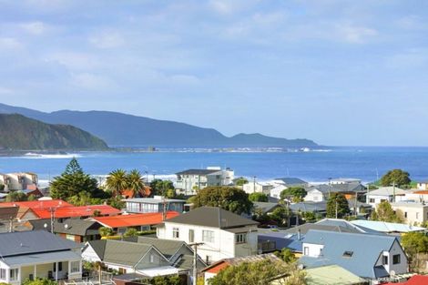 Photo of property in 161 Sutherland Road, Lyall Bay, Wellington, 6022