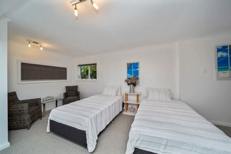 Photo of property in 7 Mcfarlane Street, Oakura, 4314