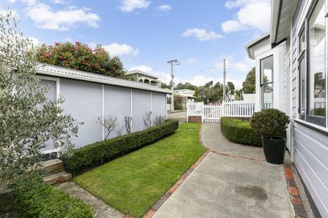 Photo of property in 2 Chatham Street, Berhampore, Wellington, 6023