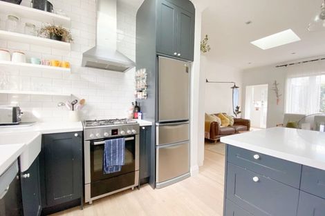 Photo of property in 4/64 Victoria Road, Devonport, Auckland, 0624