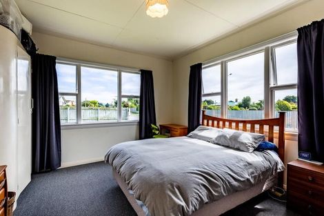 Photo of property in 15 Timaru Road, Waimate, 7924