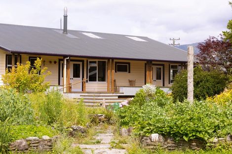Photo of property in 327 Wanganui Flat Road, Harihari, 7884