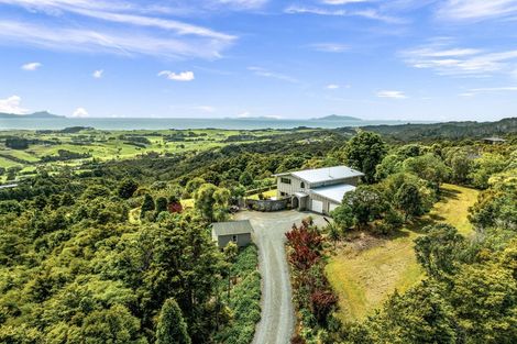 Photo of property in 275 Massey Road, Waipu, 0582