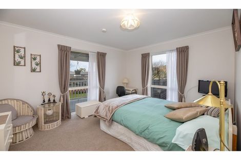 Photo of property in 45 Royal Park Drive, Parklands, Christchurch, 8083