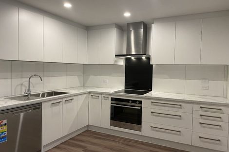 Photo of property in 5b Grumman Lane, Newlands, Wellington, 6037