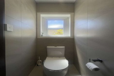 Photo of property in 25 Queensway, Three Kings, Auckland, 1024