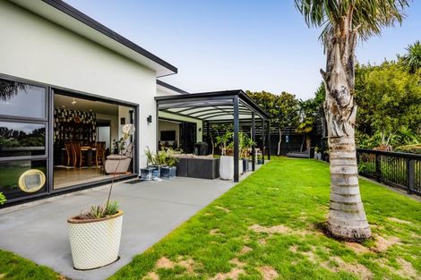 Photo of property in 23 Links Drive, Waiwhakaiho, New Plymouth, 4312