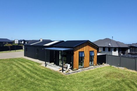 Photo of property in 9 Court Of Ascot, Seaward Bush, Invercargill, 9812