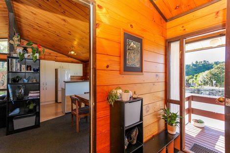 Photo of property in 77 Riversdale Drive, Merrilands, New Plymouth, 4312
