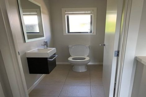 Photo of property in 61a Fairmount Road, Titirangi, Auckland, 0604