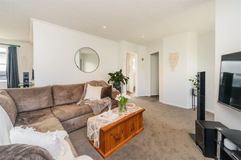 Photo of property in 22 Rhodes Drive, Kelvin Grove, Palmerston North, 4414
