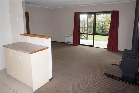 Photo of property in 13 Watson Place, Rangiora, 7400