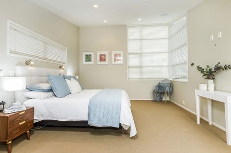 Photo of property in 14 English Oak Drive, Schnapper Rock, Auckland, 0632