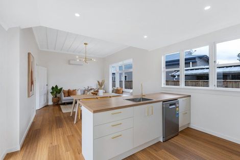 Photo of property in 11 Rosalie Terrace, Kelvin Grove, Palmerston North, 4414